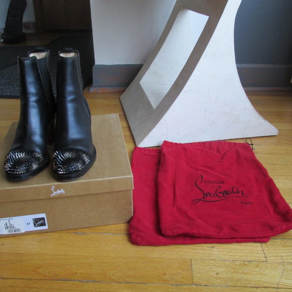 CHRISTIAN LOUBOUTIN WOMEN'S LEATHER OTABOO ANKLE BOOTS WITH SPIKES 37 BLACK